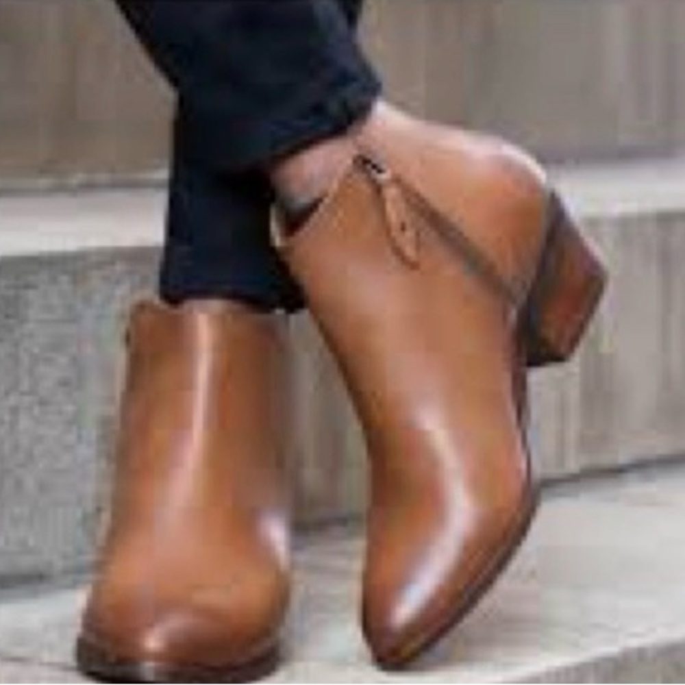 Frye Judith Zip Casual Ankle Booties Womens Size 9 Cognac Brown Leather